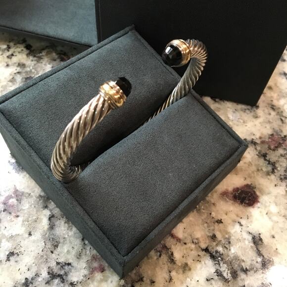 Authentic David Yurman 7mm Classic Cable Bracelet with Black Onyx & Yellow Gold - Picture 2 of 16